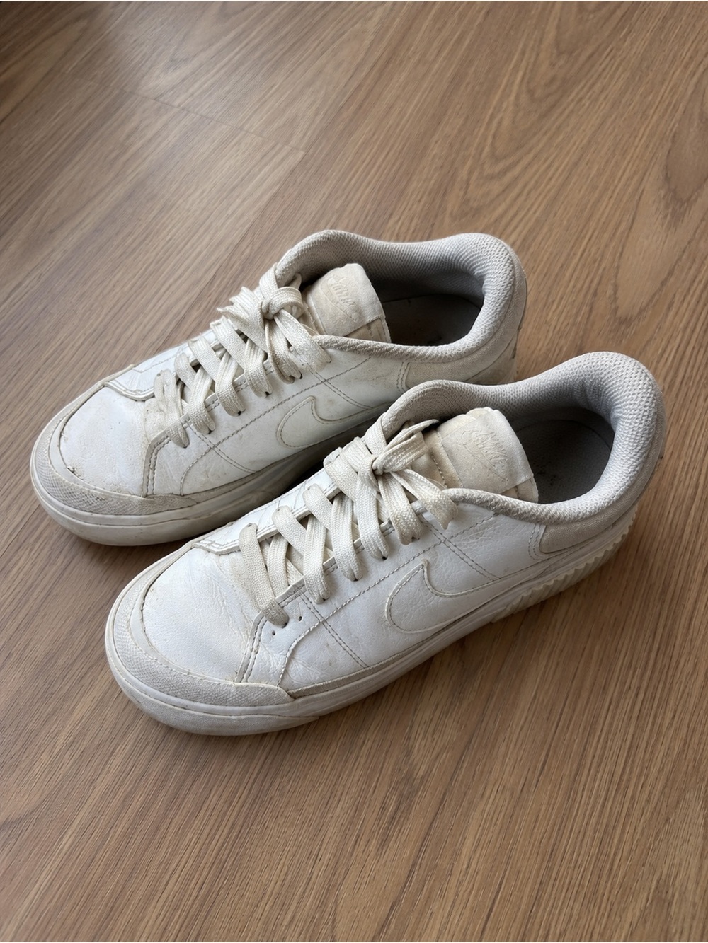 Nike Women's Off-White Low-Top Sneakers